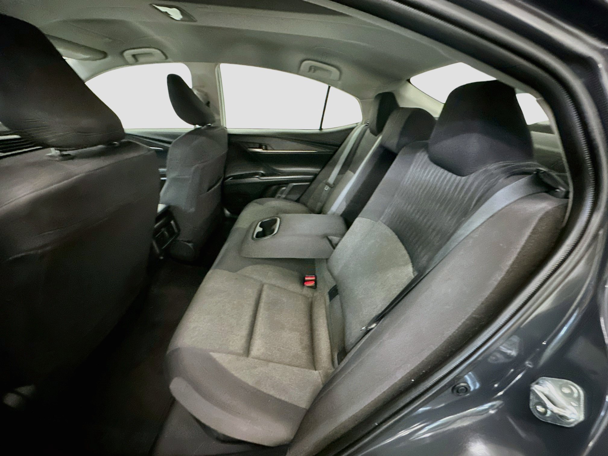 Used 2025 Toyota Camry LE FWD image 28