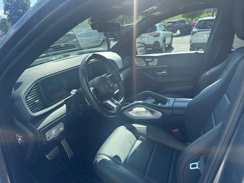 Used 2024 Mercedes-Benz GLS 450 4MATIC image 9