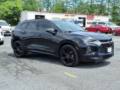 Used 2019 Chevrolet Blazer RS w/ Sun and Wheels Package FWD image 2