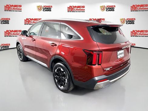 Used 2025 Kia Sorento S AWD/4WD image 2