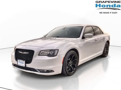 Used 2018 Chrysler 300 S image 1