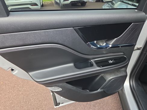 Used 2020 Lincoln Corsair AWD w/ Equipment Group 101A image 21