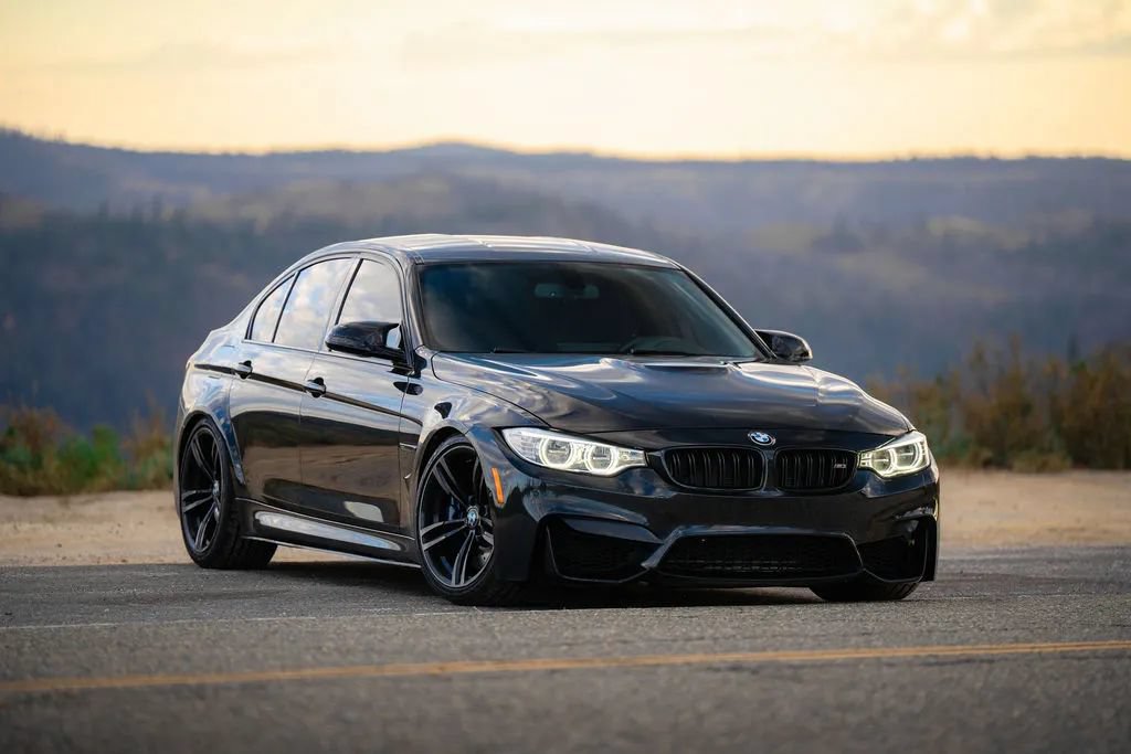 Used 2016 BMW M3 RWD image 1