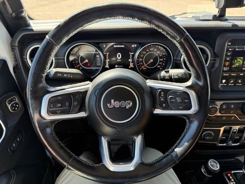 Used 2020 Jeep Wrangler Unlimited Sahara AWD/4WD image 20