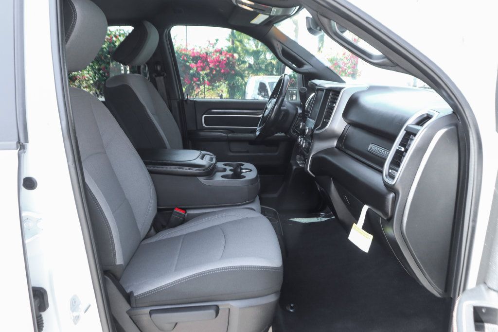 Used 2024 RAM 3500 Big Horn AWD/4WD image 40