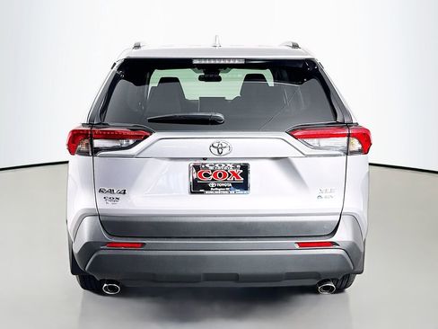 Used 2025 Toyota RAV4 XLE w/ Convenience Package image 6