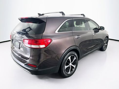 Used 2017 Kia Sorento EX image 9