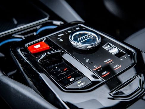 New 2026 BMW M5 w/ Executive Package AWD/4WD image 18