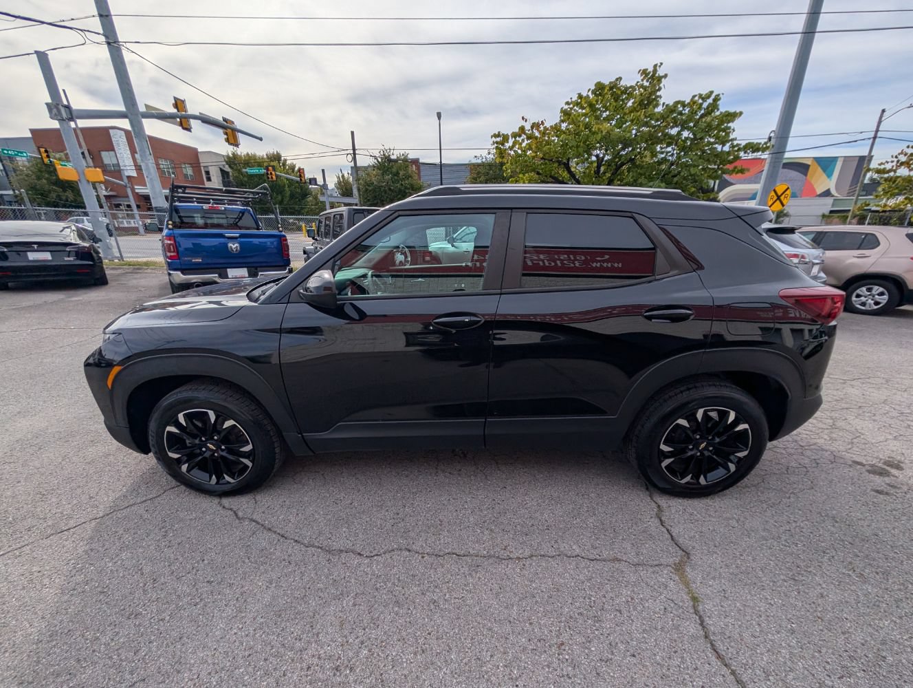 Used 2021 Chevrolet TrailBlazer LT w/ Convenience Package AWD/4WD image 9