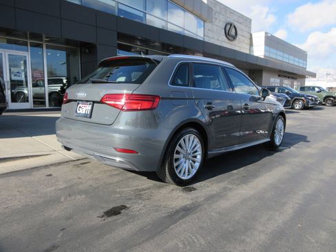 Used 2018 Audi A3 e-tron Premium Plus w/ Premium Plus Package image 11