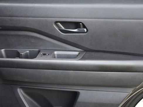 Used 2023 Nissan Pathfinder SV FWD image 28