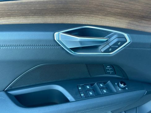 Used 2022 Audi e-tron GT Premium Plus image 12