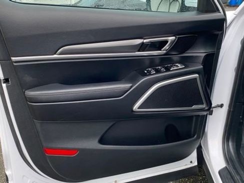 Used 2023 Kia Telluride S image 13