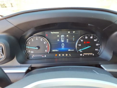 Used 2022 Ford Explorer XLT image 17