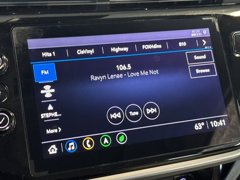 Used 2022 Chevrolet Bolt EUV Premier w/ Sun & Sound Package image 24