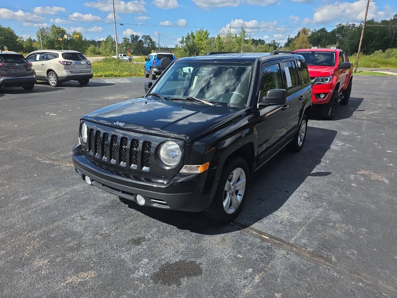 Used 2014 Jeep Patriot Latitude w/ Mopar Trailer Tow Group AWD/4WD image 2