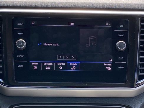 Certified 2022 Volkswagen Atlas SE image 6