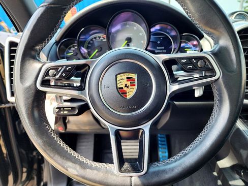 Used 2016 Porsche Cayenne S image 17