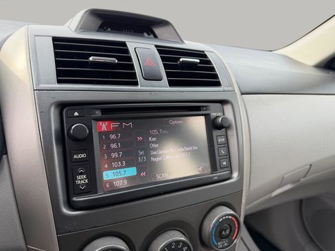 Used 2013 Toyota Corolla LE image 34