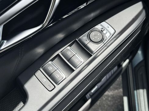 Certified 2025 Kia Carnival SX Prestige FWD image 14