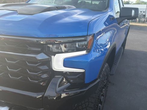 Used 2026 Chevrolet Silverado 1500 ZR2 w/ Dark Appearance Package image 10