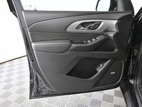 Used 2020 Chevrolet Traverse LT w/ LT Premium Package image 20