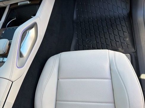 Used 2026 Mercedes-Benz GLS 450 4MATIC image 32