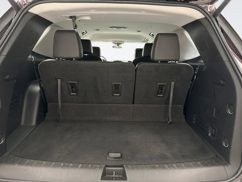 Used 2020 Chevrolet Traverse LT image 22