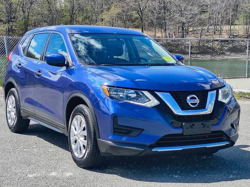 Used 2017 Nissan Rogue S AWD/4WD image 1