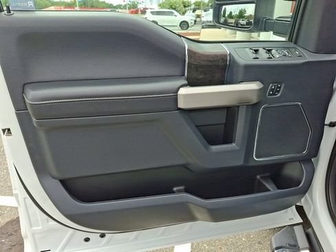 Used 2022 Ford F250 Lariat w/ Chrome Package AWD/4WD image 9