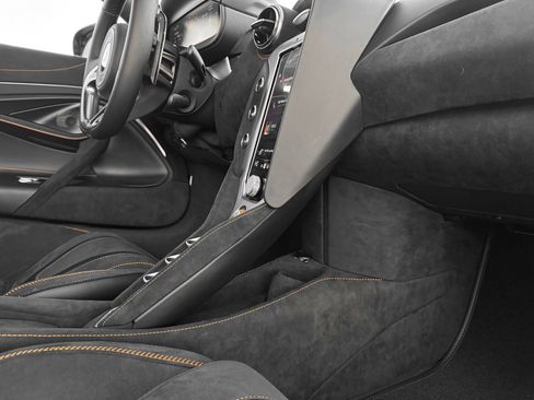 New 2026 McLaren 750S image 27