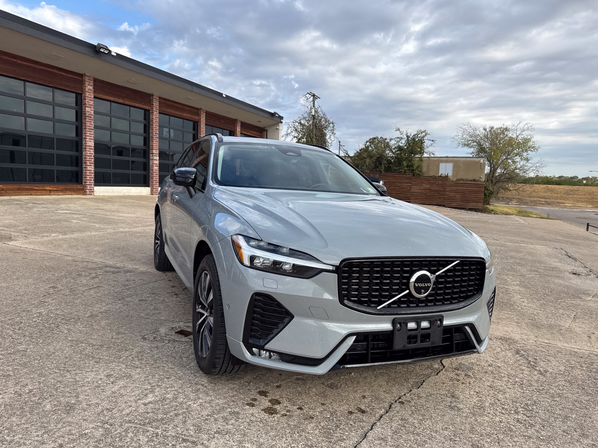 Used 2024 Volvo XC60 B5 Plus w/ Climate Package AWD/4WD image 4