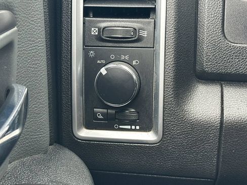Used 2022 RAM 1500 Classic SLT w/ Electronics Group AWD/4WD image 28