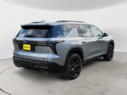 Used 2024 Chevrolet Traverse RS image 5