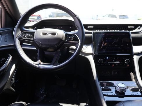 Used 2022 Jeep Grand Cherokee L Overland w/ Luxury Tech Group IV AWD/4WD image 20
