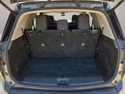 Used 2025 Nissan Pathfinder SV image 13