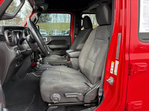 Used 2018 Jeep Wrangler Unlimited Sport S image 27