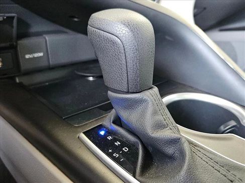 Used 2021 Toyota Camry LE image 12