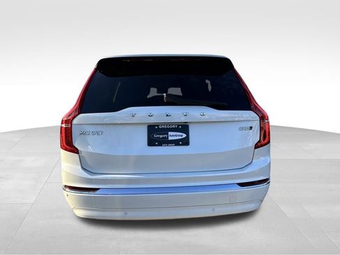 Used 2024 Volvo XC90 B5 Core image 8