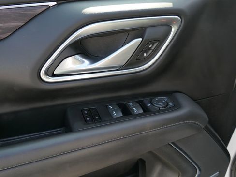 Used 2024 Chevrolet Suburban LT image 11