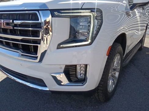 Used 2024 GMC Yukon XL SLT image 9