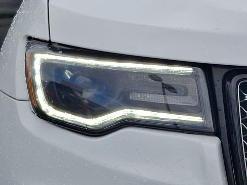 Certified 2021 Jeep Grand Cherokee Laredo X AWD/4WD image 9