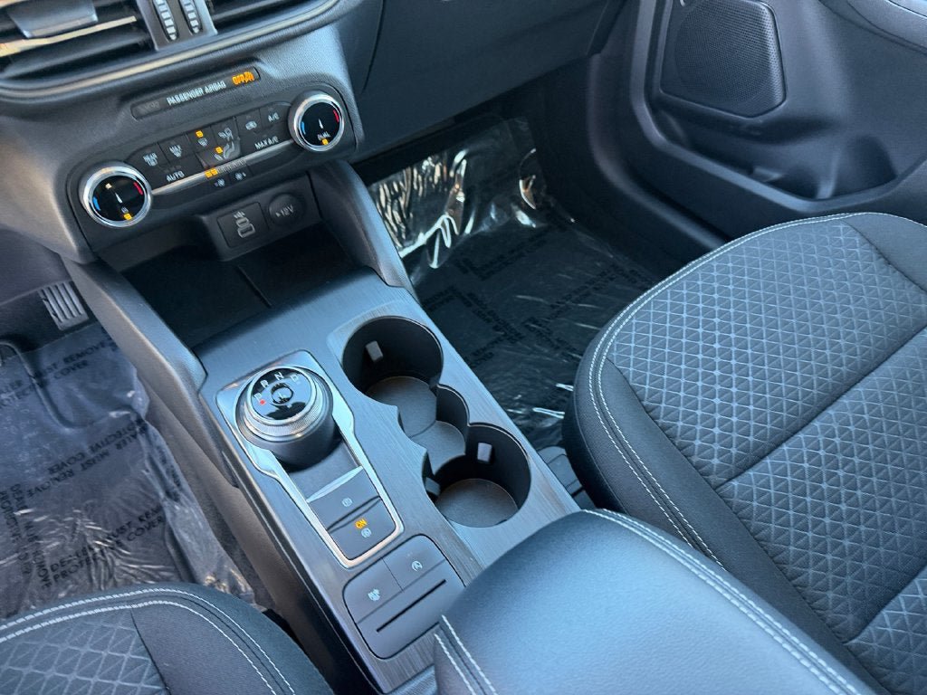 Used 2025 Ford Escape Active AWD/4WD image 18