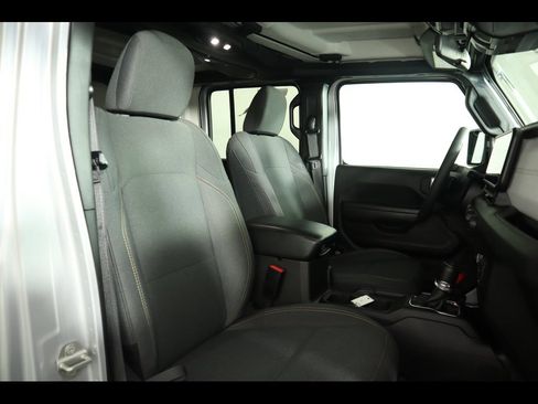 Used 2024 Jeep Wrangler Sport S image 25