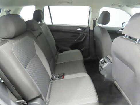Used 2018 Volkswagen Tiguan S image 20