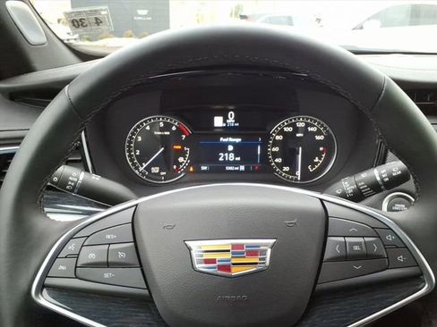 Certified 2025 Cadillac XT5 Premium Luxury image 15