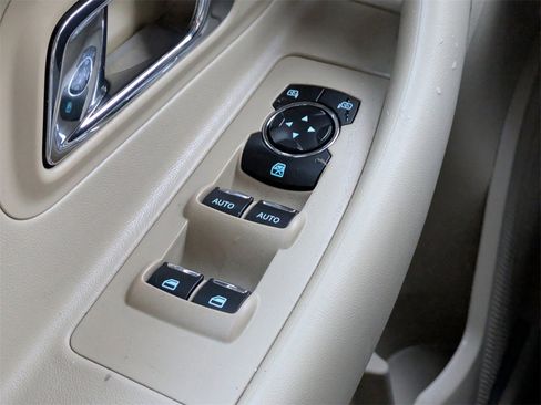 Used 2014 Ford Taurus Limited w/ Equipment Group 301A image 25