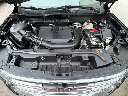 Used 2020 GMC Acadia SLT FWD image 24