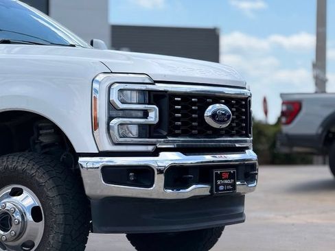 Used 2023 Ford F350 Lariat AWD/4WD image 8