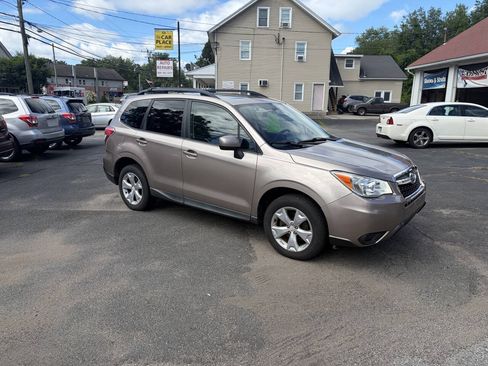 Used 2014 Subaru Forester 2.5i Premium w/ All-Weather Package AWD/4WD image 4